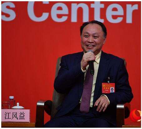 中國LED為啥發展迅速？十九大代表江風益如實答記者問